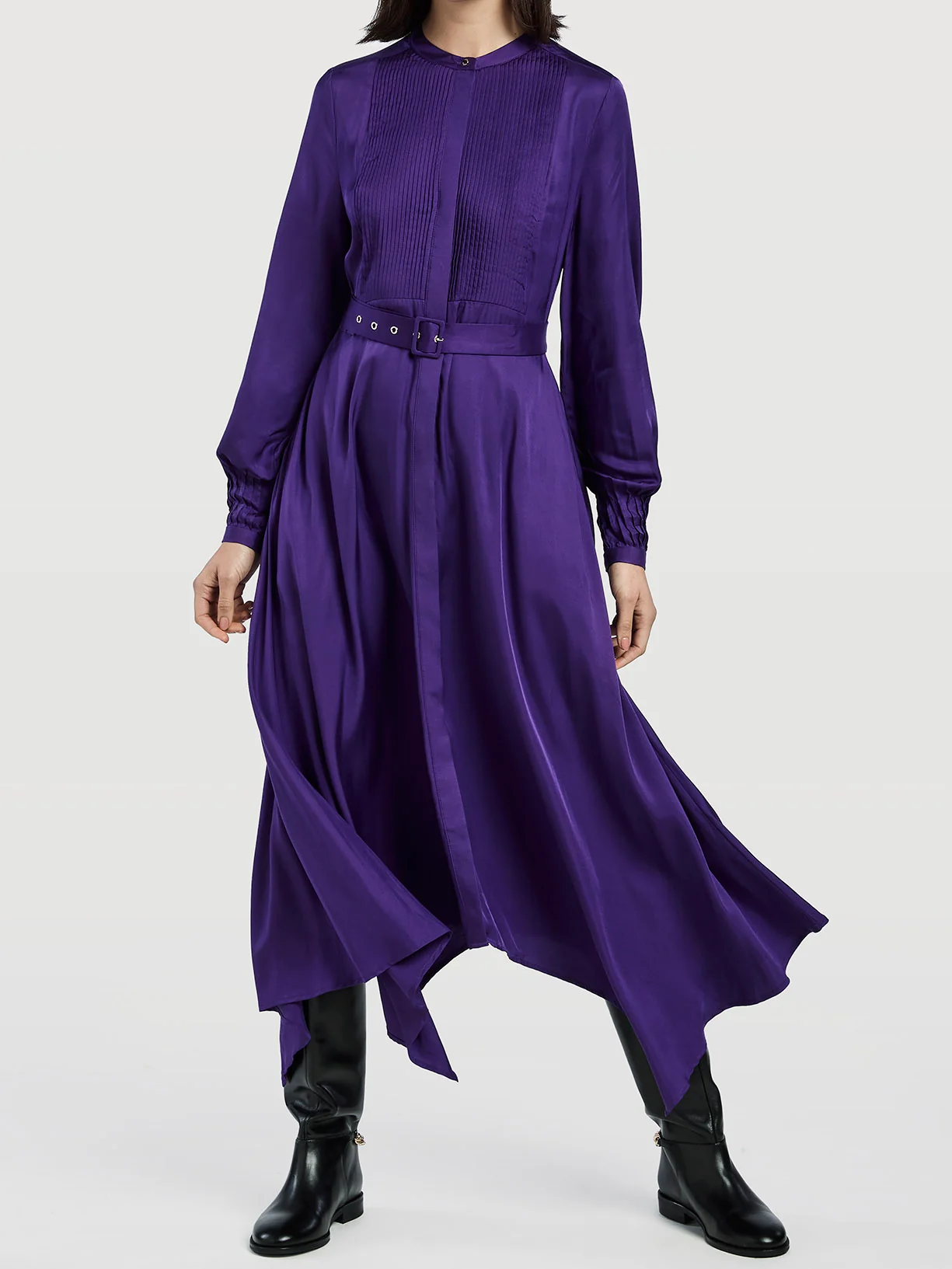 Vestido comprido com bainha assimétrica